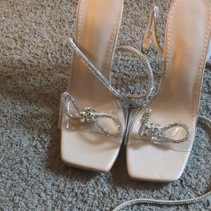 Source Unknown Silver and Cream Heels